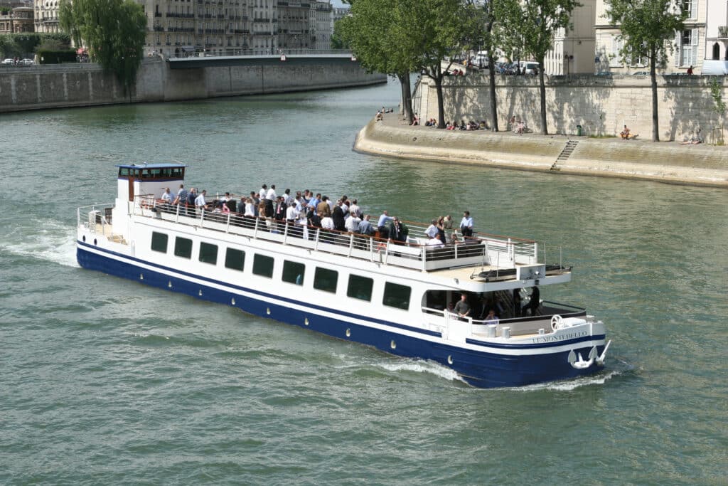 Péniche - Le Montebello - Paris - Fleuv